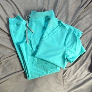 Figs scrub set - like new only worn once